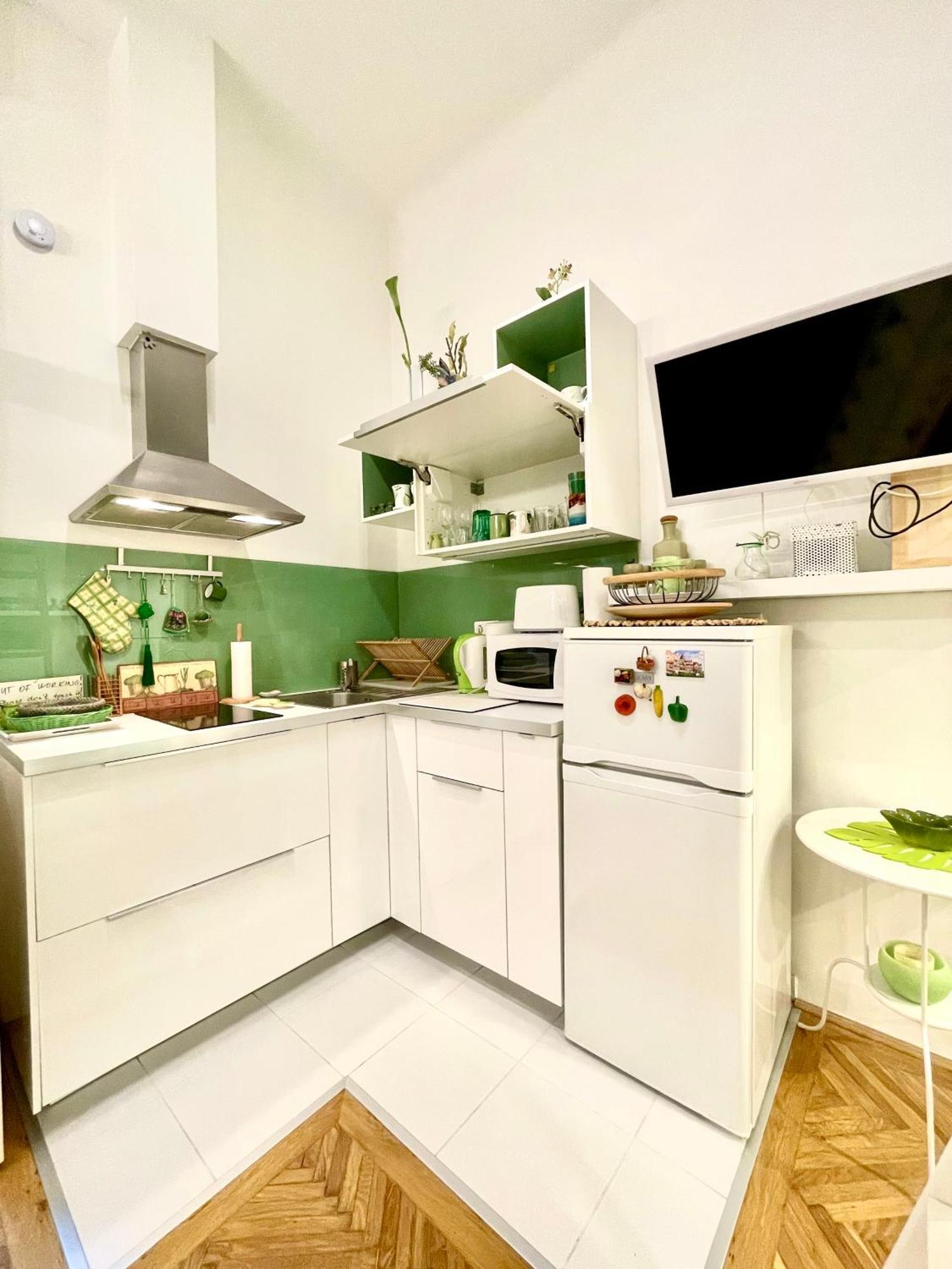Green Pearl Apartment At St Stephen' S Basilica Budapest Exterior photo